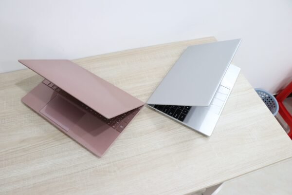 15.6-inch flip screen laptop - Image 3