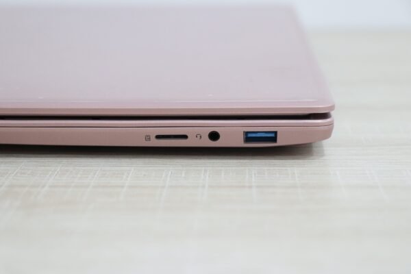 15.6-inch flip screen laptop - Image 5